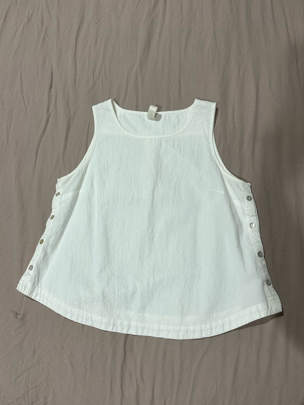 mahina White Sleeveless Button-Side Tank Top